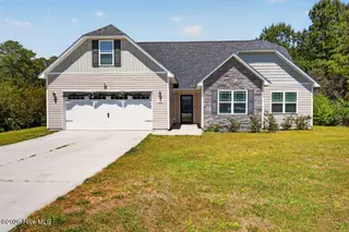 106 Sonia Drive, Hubert, NC 28539 — 4-bedroom home in Eastport, Hubert, NC, photo 2 of 30: IMG_6822