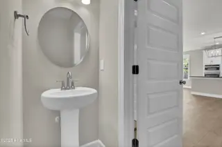 160 Planters Walk, Hampstead, NC 28443 – photo 11: Powder Room