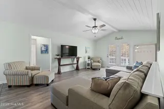 117 NE 52nd Street, Oak Island, NC 28465 – photo 9: 7-web-or-mls-cammediallc.com (25 of 54)