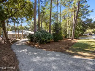 131 Oakleaf Drive, Pine Knoll Shores, NC 28512 – photo 5: Driveway