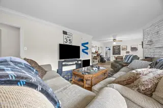 5595 Wrightsville Avenue, Wilmington, NC 28403 – photo 4: 20_living room