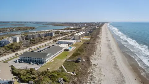 2401 W Fort Macon Road 136, Atlantic Beach
