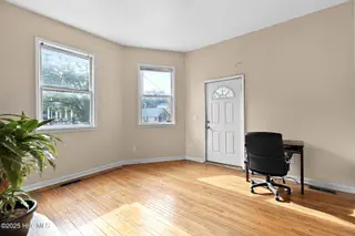 129 S 8th Street, Wilmington, NC 28401 — 6-bedroom home in Downtown, Wilmington, NC, photo 9 of 36: 8thS129-2LRDanBL33A0163-CR2