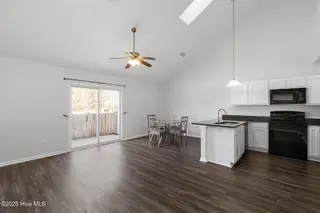 116 Lincoln Place Circle, Leland, NC 28451 – photo 7: Lincoln-116-3LR-Aaron_8393-CR2