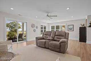 10530 Coast Guard Road, Emerald Isle, NC 28594 – photo 15: 18-web-or-mls-1S3A9085