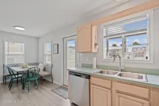 92 E Second Street, Ocean Isle Beach, NC 28469 – photo 16: 41-web-or-mls-DSC02301