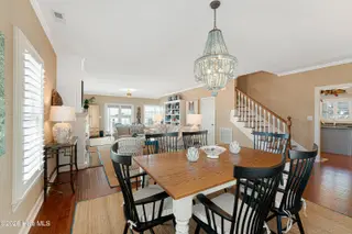 122 Front Street & Slip #5, Beaufort, NC 28516 — 4-bedroom home, Beaufort, NC, photo 7 of 63: Dining area