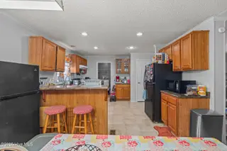 222 Busch Drive, Richlands, NC 28574 — 3-bedroom manufactured home in Jenkins Creek, Richlands, NC, photo 12 of 38