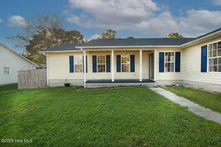 304 Carlisle Court, Jacksonville, NC 28540 – photo 2: DSC_6323