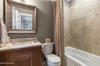 2811 Deerfield Lane N, Wilson, NC 27896 — 5-bedroom home in Deerfield, Wilson, NC, photo 18 of 42: Office Full Bath
