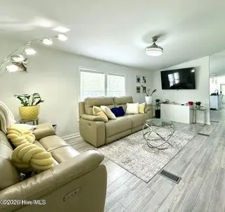 165 Hewett Burton Road SE, Leland, NC 28451 — 3-bedroom manufactured home in Sterling Oaks, Leland, NC, photo 10 of 32: 10-165 Hewett Burton Road SE