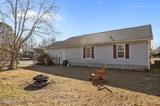 305 Tassel Court, Hubert, NC 28539 — 3-bedroom home in Ole Mill Village, Hubert, NC, photo 3 of 17