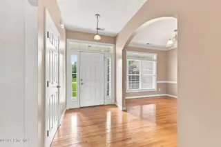 112 White Heron Lane, Swansboro, NC 28584 – photo 4: Foyer - Copy