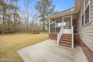 304 Fishing Creek Drive, New Bern, NC 28562 – photo 15: 7-web-or-mls-0C0A5657