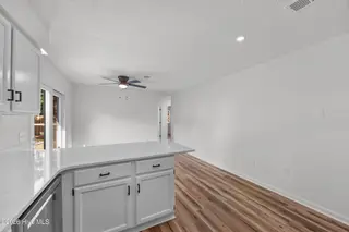 1101 Hunting Ridge Road, Wilmington, NC 28412 — 4-bedroom home in Echo East, Wilmington, NC, photo 9 of 41: Kitchen (91)