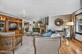 707 E Moore Street, Southport, NC 28461 – photo 2: 12-web-or-mls-HBJ_3877