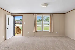 102 Bonnie Farms Road, Dudley, NC 28333 — 3-bedroom manufactured home in Bonnie Farms, Dudley, NC, photo 4 of 20: lvr