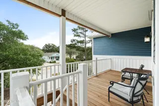 127 NE 34th Street, Oak Island, NC 28465 — 3-bedroom home in Tranquil Harbor, Oak Island, NC, photo 3 of 53: DSC08196