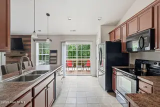 708 N Glenwood Trail, Southern Pines, NC 28387 – photo 10: Kitchen