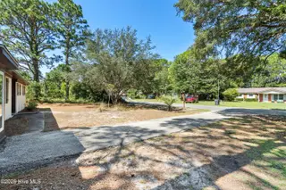 4782 Oakview Drive SE, Southport, NC 28461 — 3-bedroom home in Dutchman Acres, Southport, NC, photo 9 of 33