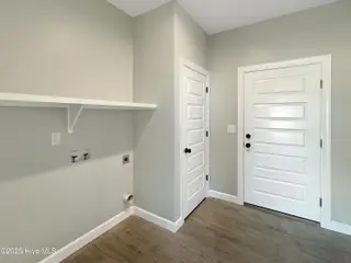 307 Spinnaker Street, Elizabeth City, NC 27909 – photo 13: Laundry Room
