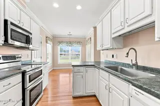 112 White Heron Lane, Swansboro, NC 28584 – photo 12: breakfast nook