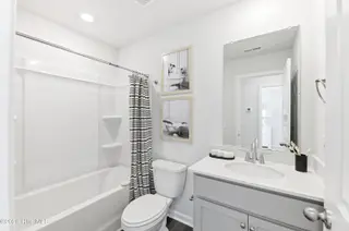 617 Sandy Hollow Drive, Jacksonville, NC 28540 — 4-bedroom townhome in Sandy Hollow Townhomes, Jacksonville, NC, photo 18 of 22: Watercrest_570_Sandy_Hollow-31 (9)