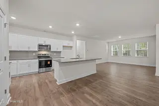 265 Lake Tyler Drive, New Bern, NC 28560 – photo 12: 20-web-or-mls-DSC_9453
