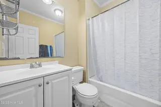 5595 Wrightsville Avenue, Wilmington, NC 28403 – photo 15: 4_bathroom