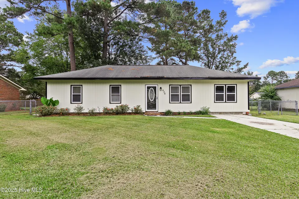438 Kenwood Drive, Jacksonville, NC 28540 – photo 1 of 25: 01 (6)