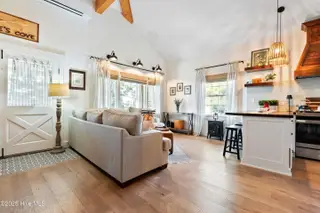 204 Lakeshore Drive, Lake Waccamaw, NC 28450 — 2-bedroom home, Lake Waccamaw, NC, photo 22 of 57: mls-DSC06321