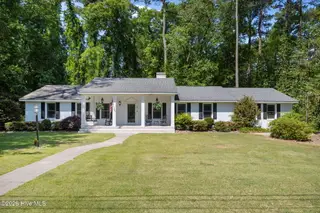 201 Camelia Drive, Washington, NC 27889 – photo 7: 13-web-or-mls-IMG_0002