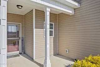 806 Tuscarora Trail, Jacksonville, NC 28546 – photo 9: 4_front entryway