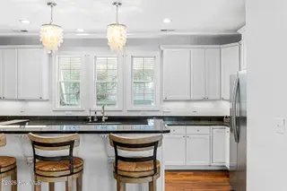 306 Coral Drive, Wrightsville Beach, NC 28480 — 5-bedroom home in Harbor Island, Wrightsville Beach, NC, photo 18 of 57: 015_306_coral_drive-12_265