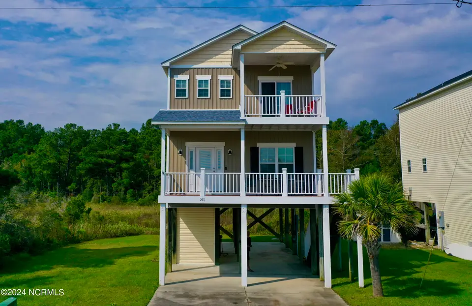 250 Riverside Drive, Sneads Ferry, NC 28460 – photo 1 of 34: IMG_2864