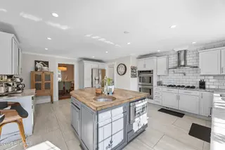 2610 Oleander Drive, Wilmington, NC 28403 – photo 13: 19_kitchen