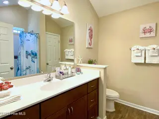 11 Court 11 Northwest Drive NW, Carolina Shores, NC 28467 — 3-bedroom home in Carolina Shores, Carolina Shores, NC, photo 16 of 28: 18-Master Bath