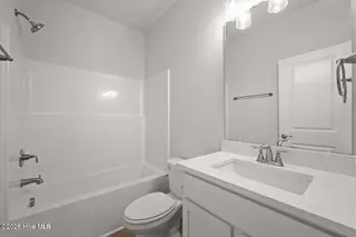 1504 Caracara Drive, New Bern, NC 28560 – photo 16: Guest Bath