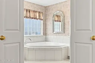 3408 Honeysuckle Drive, Winterville, NC 28590 – photo 22: 44-web-or-mls-IMG_0080_edit