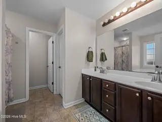 204 Demetrius Court, Hubert, NC 28539 — 3-bedroom home in Riggsfield, Hubert, NC, photo 19 of 31: En Suite Bath