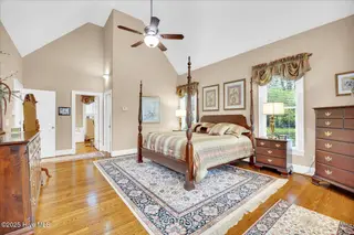 2313 New Orleans Place, Wilmington, NC 28403 — 4-bedroom home in Bradley Creek East, Wilmington, NC, photo 16 of 43: Main bedroom