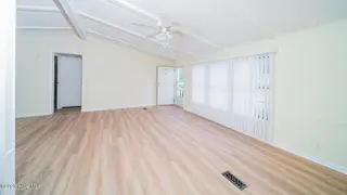 1076 Clubview Lane SW, Calabash, NC 28467 — 3-bedroom manufactured home in Village At Calabash, Calabash, NC, photo 5 of 23