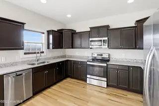 312 Wood House Drive, Jacksonville, NC 28546 – photo 11: Kitchen