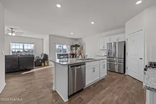 714 Lake Tyler Drive, New Bern, NC 28560 – photo 15: 31-web-or-mls-DSC_8706