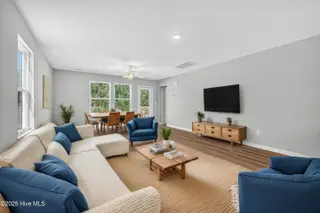 76 Cobbler Way 53, Hampstead, NC 28443 – photo 5: Living area