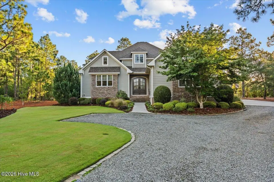 102 Gilbert Court, Pinehurst, NC 28374 — 4-bedroom home in Forest Creek, Pinehurst, NC, photo 1 of 70: 01-DSC05155