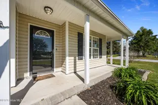 300 Carlisle Court, Jacksonville, NC 28540 – photo 4: 6-web-or-mls-06