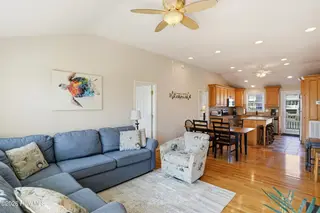2004 W Beach Drive, Oak Island, NC 28465 – photo 10: 2004_W_Beach_Dr_Oak_Island_NC (31)