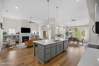 424 Northern Pintail Place, Hampstead, NC 28443 — 4-bedroom home in Magnolia Reserve, Hampstead, NC, photo 6 of 68: 19_kitchen