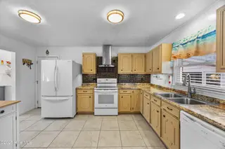603 Oakwood Avenue, Jacksonville, NC 28546 – photo 16: 17_kitchen
